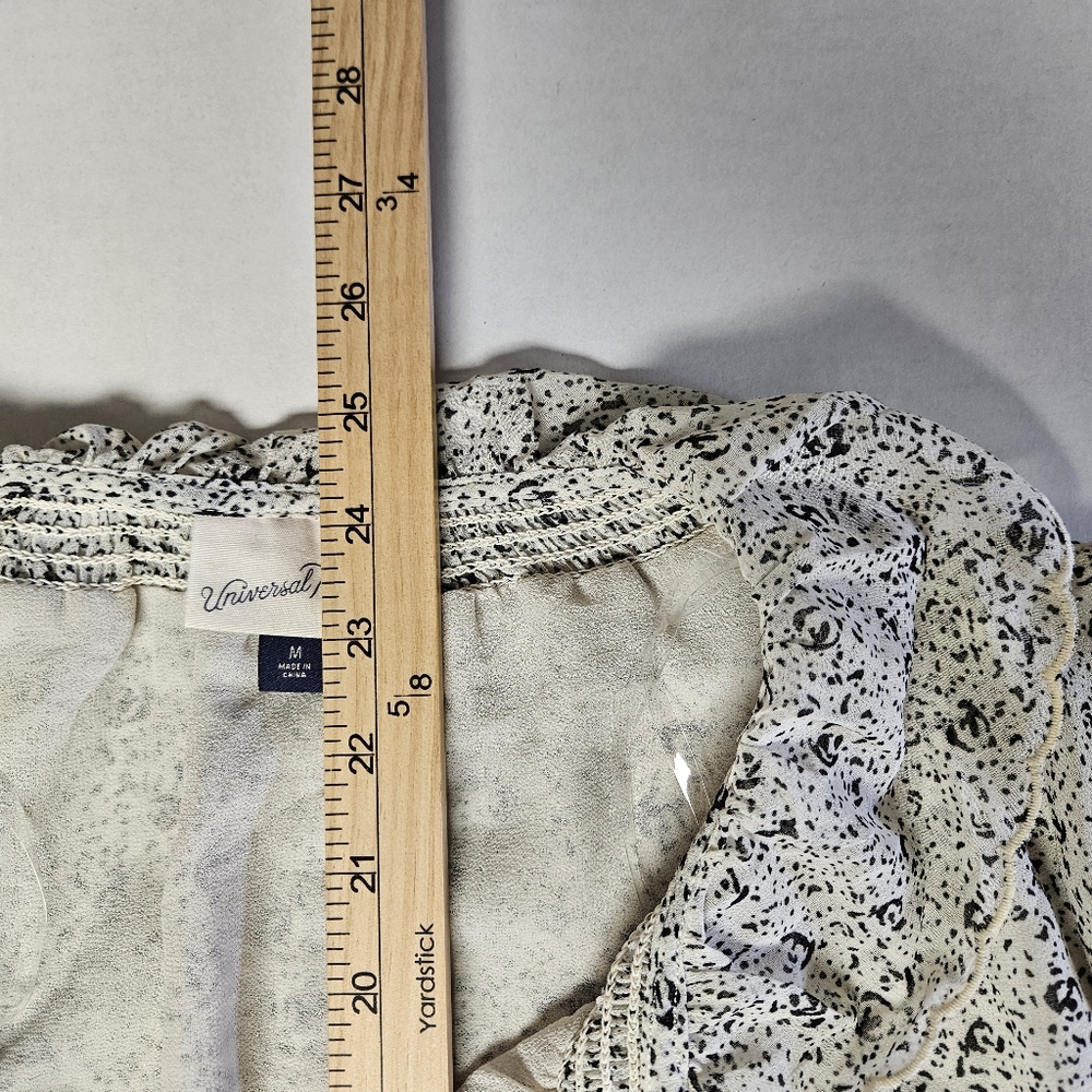 Universal Thread Medium Floral Print Women's Top - Picture 9 of 9